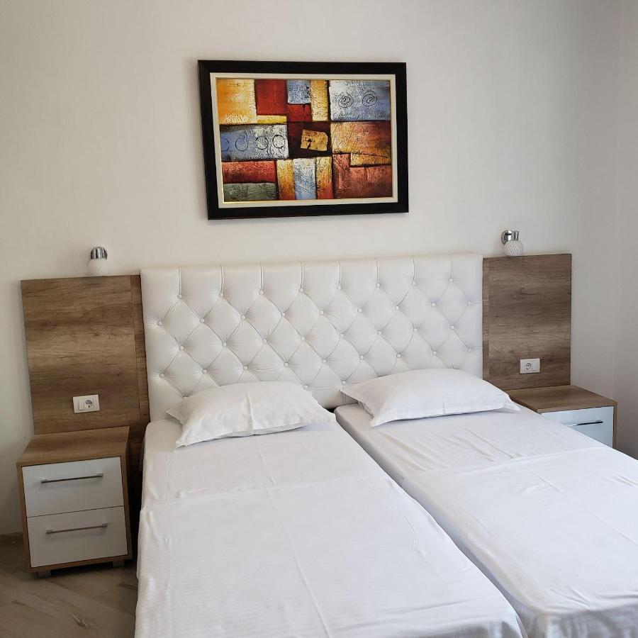 Green Hill Apartments Ulcinj Bagian luar foto