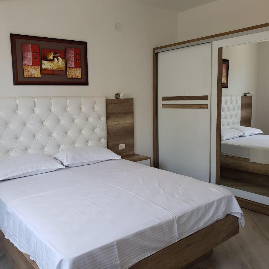 Green Hill Apartments Ulcinj Bagian luar foto