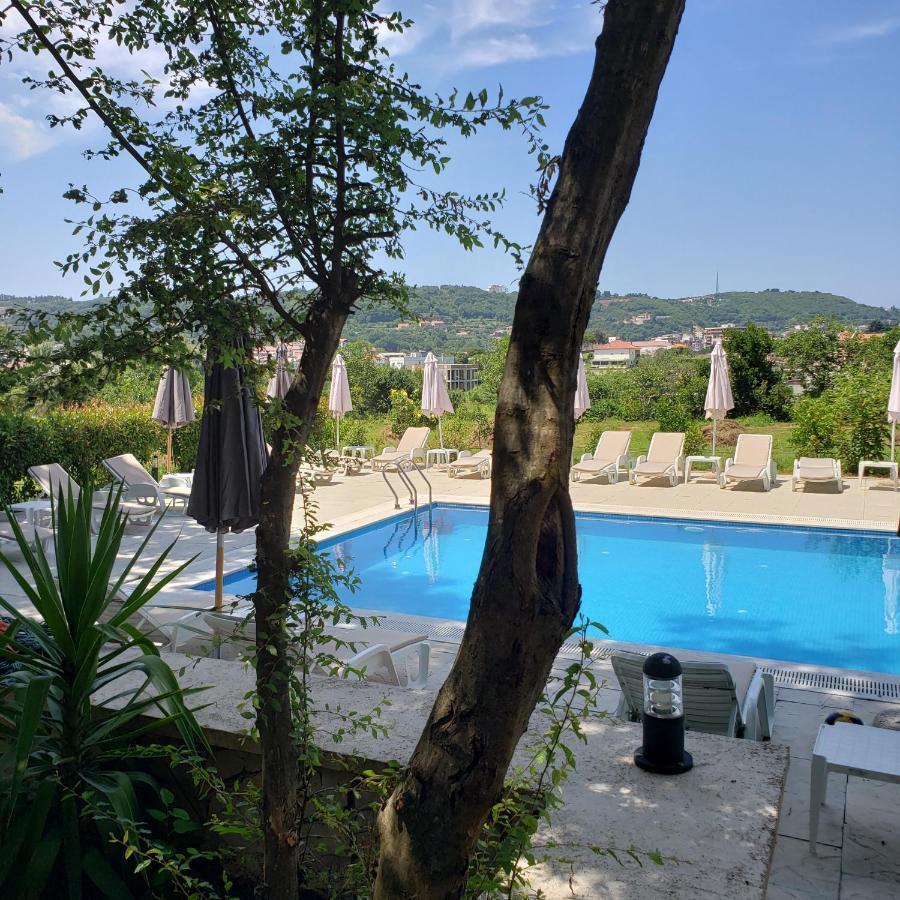 Green Hill Apartments Ulcinj Bagian luar foto