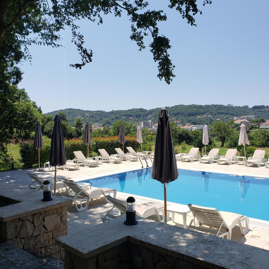 Green Hill Apartments Ulcinj Bagian luar foto