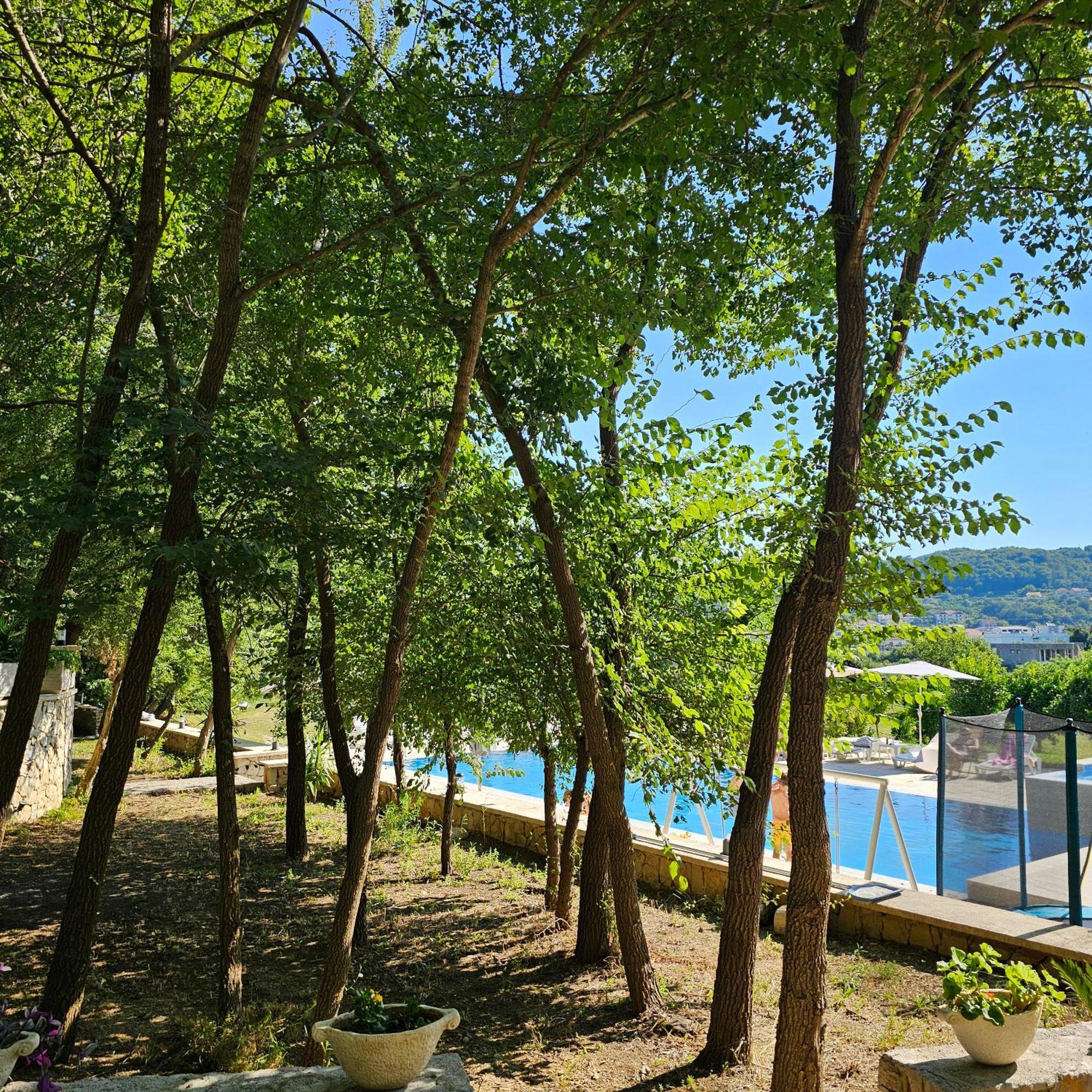 Green Hill Apartments Ulcinj Bagian luar foto