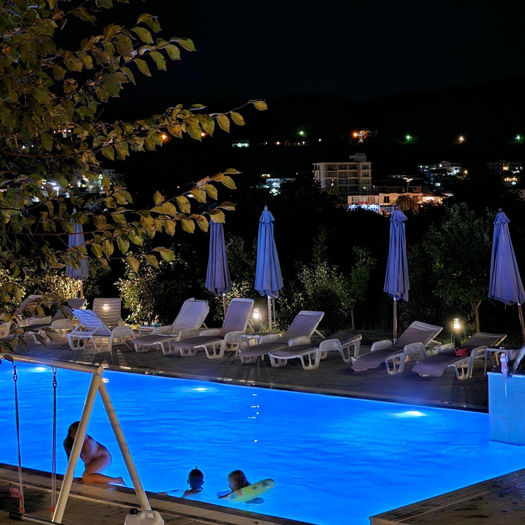 Green Hill Apartments Ulcinj Bagian luar foto