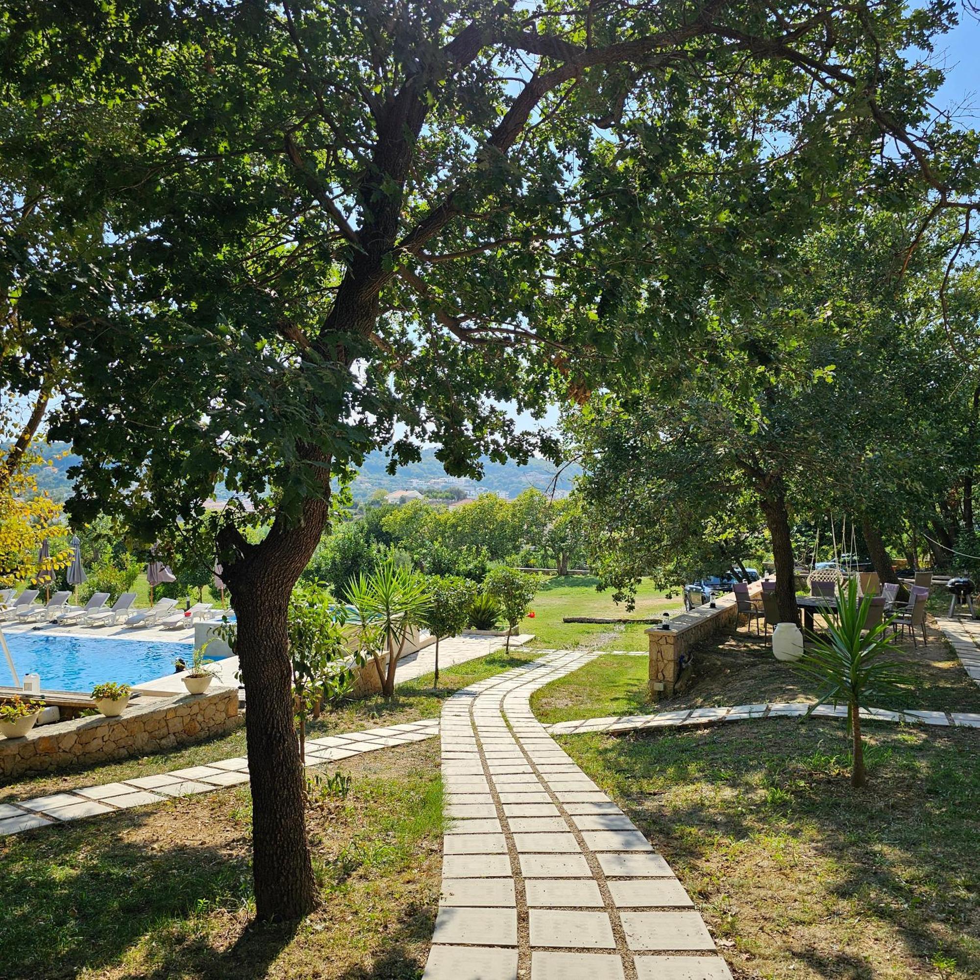 Green Hill Apartments Ulcinj Bagian luar foto